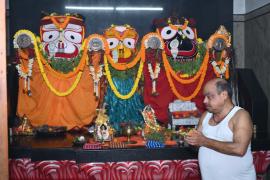 Raipur: The Gayatri Nagar Jagannath Temple celebrated the Dev Snan Purnima festival with great pomp, anointing the deity with 108 urns, and MLA Purandar Mishra prayed for happiness and prosperity. The deity will now remain in "Anavasar" for 15 days. Chhattisgarh, Khabargali