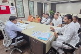 Congress councilors met with the Municipal Commissioner; discussed illegal tap regularization, property tax surcharge exemption, and ward development files. Raipur Municipal Corporation Leader of Opposition Akash Tiwari, Chhattisgarh, Khabargali