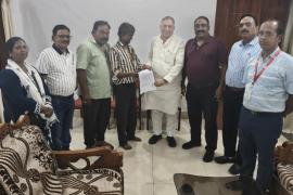 Kondagaon, Disabled Loan Scheme, Ganeshmal Parikh, Lokesh Kavadiya, Chhattisgarh Disabled Finance and Development Corporation, Self-employment, Grocery Shop, Social Welfare Department, Raipur, Chhattisgarh, Khabargali