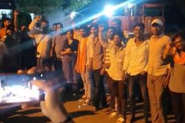   Accused of selling bakery items after spitting on them; Hindu organizations hand over father-son duo to police bilaspur hindi news khabargali 