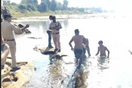 Father son  and two brothers drown while bathing; family left devastated by the tragedy hindi news latest news khabargali 