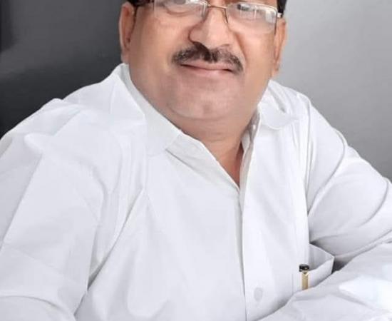 'Transparent' sarees of corruption: Forcing Anganwadi workers to wear substandard dresses is an attack on women's identity. Sub-headline: RTI activist Sanjay Singh Thakur attacks the government; says, "Insulting the mother power in the name of uniform is not tolerated." Women and Child Development Department, Raipur, Chhattisgarh. Khabargali