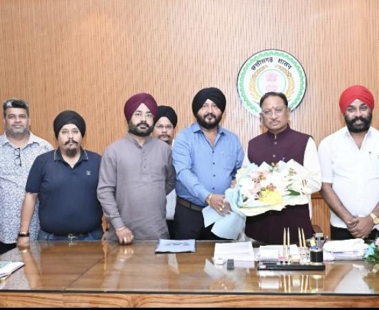 Historical moment: A grand Gurudwara will be built in 'Basna', the land sanctified by the feet of Guru Nanak Dev Ji; CM Sai gets invitation for Hola Mohalla festival and Bhoomi Pujan of Gurudwara Sahib in Garh Phuljhar to be held on 15th, Chairman of Chhattisgarh State Minority Commission Amarjeet Singh Chhabra, Chhattisgarh, Khabargali