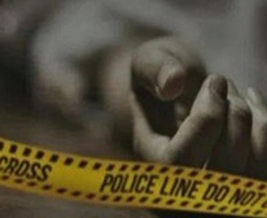 A young man committed suicide by jumping from a society building, his family members were inconsolable. Hindi news big news khabargali 