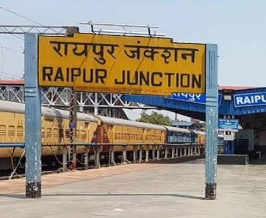 Pregnant woman gives birth at Raipur station; newborn dies due to premature delivery  hindi news khabargali 