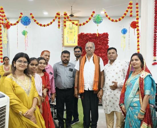 Raipur News, Mahajan Automobiles, Chhattisgarh, Bajaj Showroom Raipur, MP Brijmohan Agarwal, Raipur Rural Assembly MLA Motilal Sahu, Sejbahar, Area Sales Manager of Bajaj Auto Limited Amit Singh, Area Service Manager Vikas Thakur, Dealer Ujjwal Agarwal, Proprietor Yogesh Devangan, Khabargali