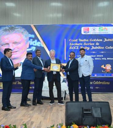 Successful people never take shortcuts, but are always ready to work hard" - Steve Waugh, Famous Australian cricket captain, World Cup winner and Steve Waugh gave motivational lecture under Coal India Golden Jubilee Lecture Series and SECL Ruby Jubilee at SECL, Bilaspur, Khabargali