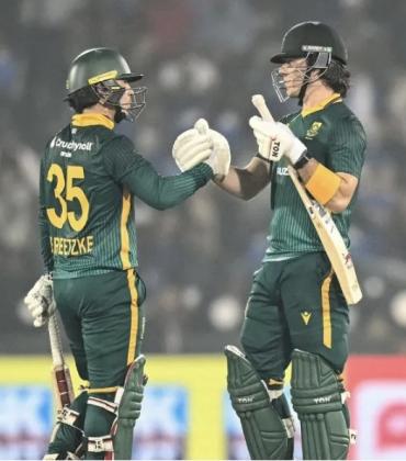 South Africa defeated India by 4 wickets in Raipur, bowlers ruined Kohli and Gaikwad's centuries, lost by 358 runs, Darshan was disappointed, Chhattisgarh, Khabargali