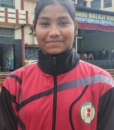 Bhavna Sahu of Gujarati School won gold in the Khelo India Asmita Zonal League; Shri Gujarati Higher Secondary School, Raipur, Principal Anees Memon, Khabargali.