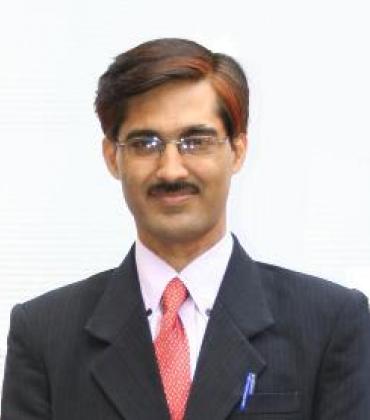 The country's second major research on Osho's 'spiritual communication': Senior journalist Vibhas Kumar Jha receives PhD degree, doctorate awarded by Shri Shankaracharya Professional University, Bhilai. Dr. Dhanesh Joshi, Research Director and Head of the