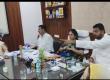 A massive uproar erupted during the Raipur Municipal Corporation Zone 4 meeting: Leader of the Opposition Akash Tiwari was enraged by officials' vague answers. Raipur, Chhattisgarh, Khabargali