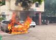Durg Mayor's car suddenly caught fire; four people, including Alka Baghmar, were on board. durg news chhattisgarh news khabargali 
