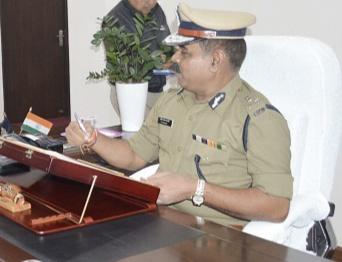 Dgp dm awasthi, khabargali