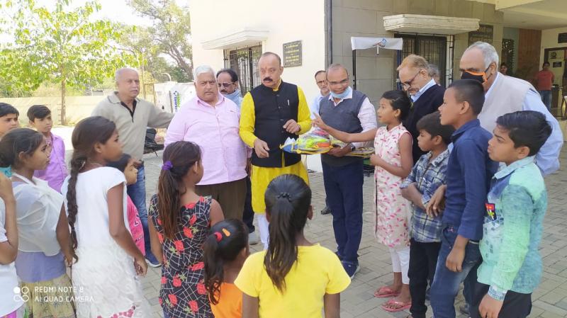 Educational Institution, Satta Sundari Kalibari Higher Secondary School, Vidya Bharati Talent Promotion, Distribution of Sports Goods to Children, Raipur, Khabargali