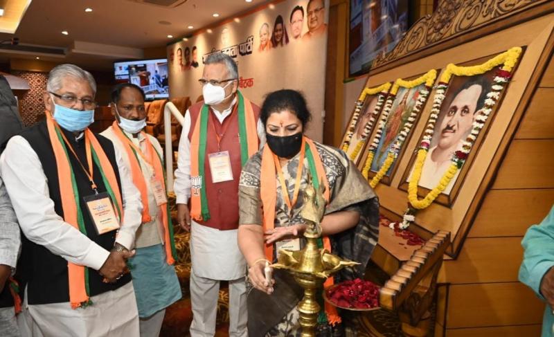 BJP State In-charge D. Purandeswari, BJP State Office, Kushabhau Thakre Campus, BJP National Co-organization General Secretary Shiv Prakash, Vishnudev Sai, Dr. Raman Singh, Leader of Opposition Dharamlal Kaushik, State Organization General Secretary Pawan Sai, General Secretary Bhupendra Sawhney, Khabargali