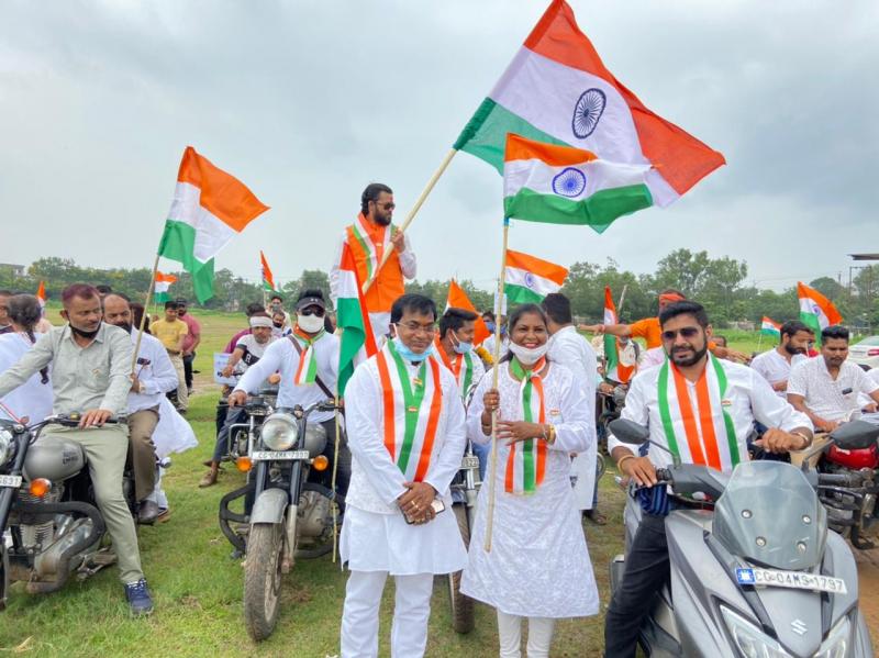 Tricolor Yatra, Vasudhaiv Kutumbakam, World Record, Tricolor Jan Jagran Rally, Ravindra Singh Saroj, Saroj Singh Mithilesh Singh, Santosh Singh, Satchidanand Upasane, Amar Bansal, Amarjit Singh Chhabra, Laxminarayan Lahoti, Sunita Chansoria, Ex-Servicemen Association, Raipur, Khabargali