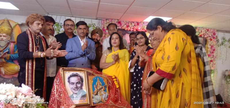 Dhun Foundation Raipur, Mukesh ji, Ajay Advani, Rajul Dave, Babulal Prajapati, Mahesh Sharma, Kanhaiya Godhwani, Gautam Das, Mukesh Gangwani, K.  Of.  Sahai, Jagdish Dubey, Naresh Kukreja and female singers in Ritu Srivastava, Asha Keolani, Monica Tiwari, Sapna Jasuja, Khabargali