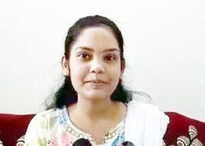 Rudrani Sahu, Pilot, Daughter of a farmer from Chhattisgarh, Dhamtari, Village Bhanravmra, Indira Gandhi Rashtriya Uran Akademi Fursatganj Rae Bareli, Boeing 737, Nekalal Sahu, Vidyadevi Sahu, Aircraft, Flying, Flying, Khabargali