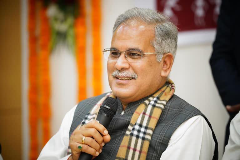 Raghupati Raghav Raja Ram, Vaishnav Jan To Tene Kahiye, regular anthem in schools, Mahatma Gandhi, Indira Gandhi and Sardar Vallabhbhai Patel, Chief Minister Bhupesh Baghel, Chhattisgarh, Khabargali