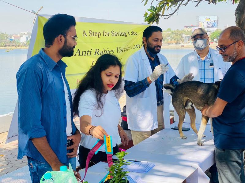 Necki Kar Foundation, Help of the Blessed, Anti Rabies Vaccination Camp, Dr. Vikram Pathak ji and Dr. Major Nalin Sharma, Raipur, Chhattisgarh, Khabargali