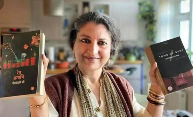 Delhi writer, Gitanjali Shree, Hindi novel, Sand Samadhi, International Booker Prize, English translation, Daisy Rockwell, Tomb of Sand, 'My', India, Literature, Khabargali