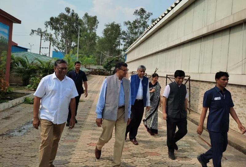 Former RBI Governor, Raghuram Rajan, praised the Gothan and Godhan Nyay scheme of the Government of Chhattisgarh, Professor Mr. Rajeev Gowda, Ms. Yamini Iyer, Navagaon, Gauthan, Multi Activity Center Serikhedi, Khabargali