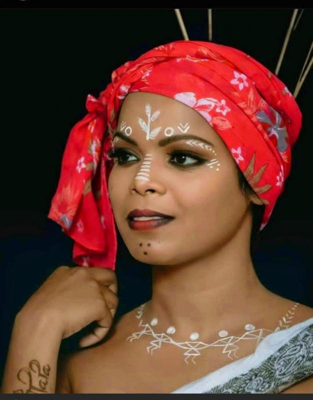 Preeti Mohbe, Celebrity Makeup Artist, Rajnandgaon, Raipur, Chhattisgarh's Famous World Tribal Day, Zee News, INH, Bharti, Sundar Singh, Dulhan Album Documentary, Movies, Fashion Show, Gangubai Glass Makeup, Khabargali