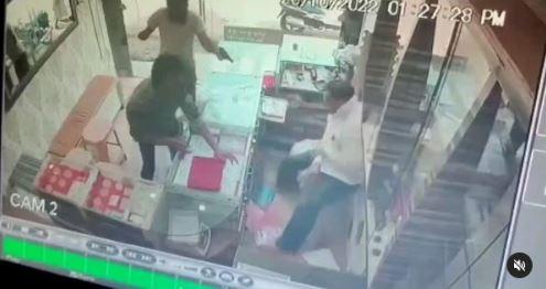 Bullion businessman murdered, shot, Amleshwar police station area, Tiranga Chowk, Smriti Jewellers, Surendra Kumar Soni, Wood Island Colony, Supari Killing, Jharkhand, CCTV footage, SP Dr. Abhishek Pallav, Chhattisgarh, Khabargali