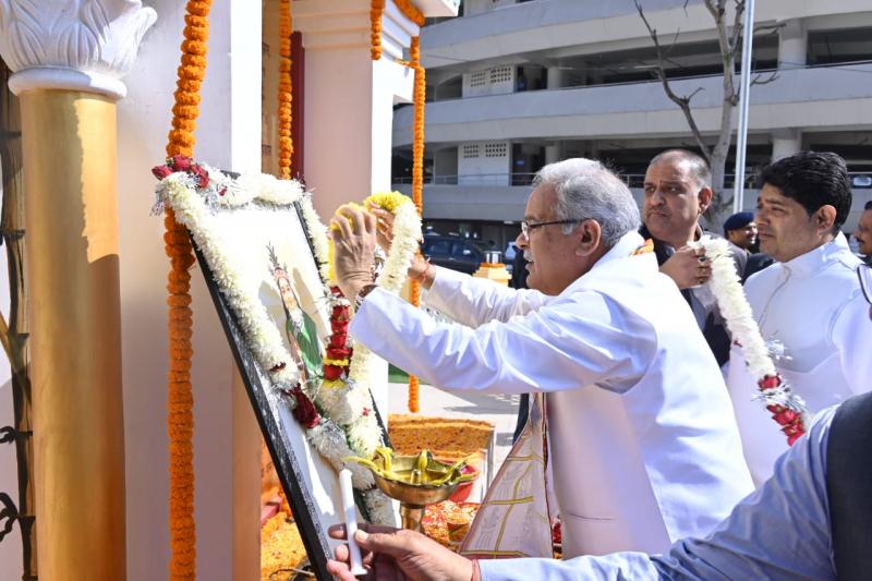 Statue of Chhattisgarh Mahtari, Chief Minister Bhupesh Baghel, Chhattisgarh, Khabargali