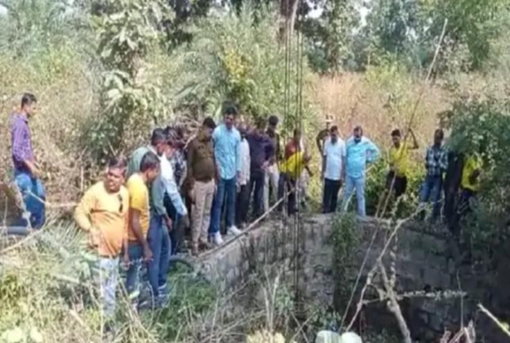 Kanker, car missing from NH-30, found fallen in well, Kondagaon, Sapan Kumar Sarkar, wife Rita Sarkar, Vishwajeet Adhikari, Chhattisgarh, Khabargali