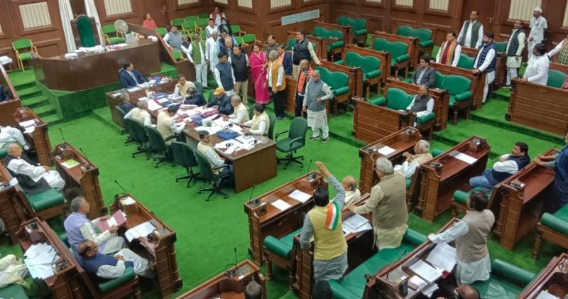 Assembly proceedings adjourned indefinitely due to breaking, reservation, conversion, ruckus, Chief Minister Bhupesh Baghel, MLA, lunch of Millets, Assembly Deputy Speaker, Congress MLA Santram Netam, Chhattisgarh, News, khabargali