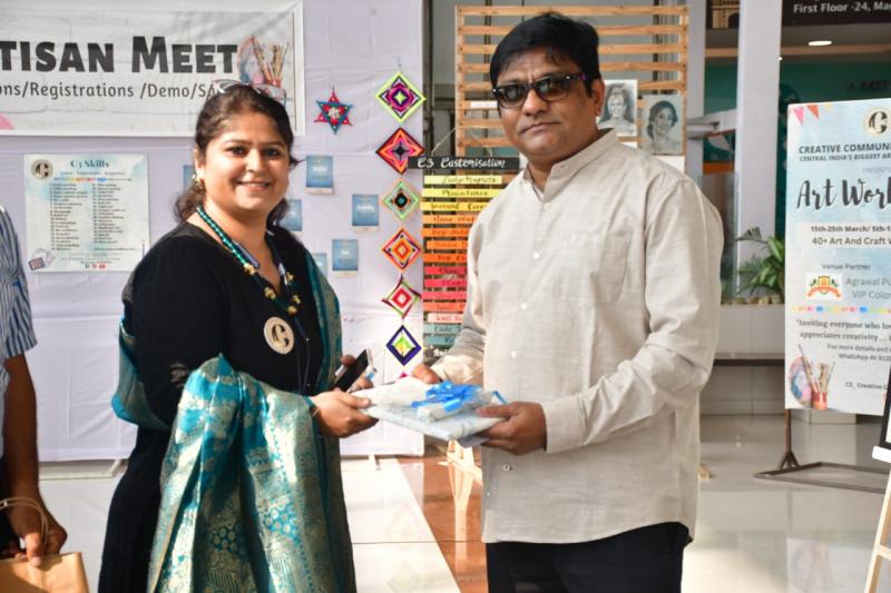 Art Exhibition, Magneto Mall, Inauguration, Cartoon Watch Editor Cartoonist Trimbak Sharma, Mrs. Sanchal, C Three Group, Raipur, Chhattisgarh, Khabargali