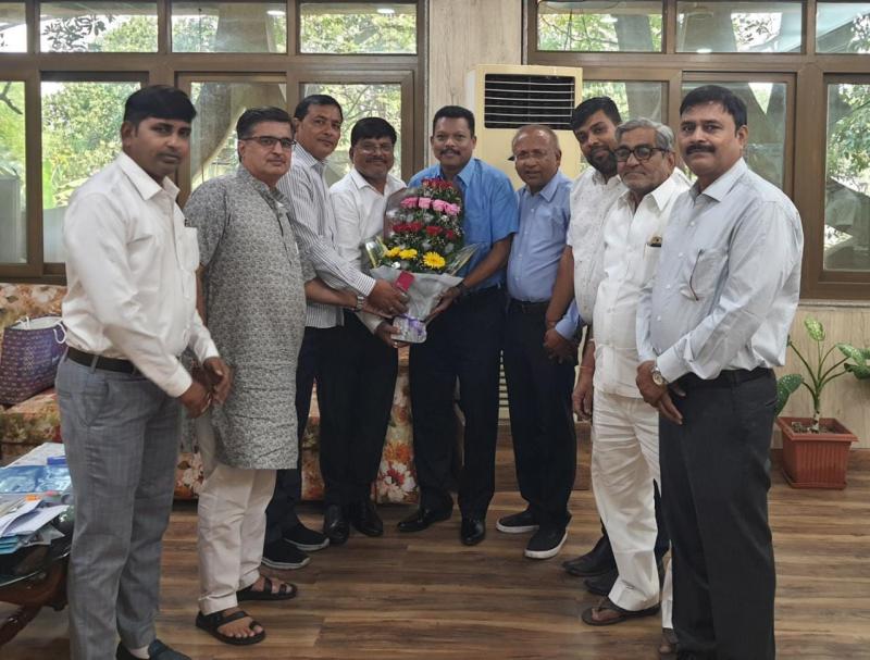 Chief Income Tax Commissioner Veer Virsha Ekka, Raipur Sarafa Association, Advance Tax, Suresh Bhansali, Secretary Deepchand Kotadia, Treasurer Jitendra Golchha, Upadhyay Sunil Soni BL, Joint Secretary Praveen Malu Dilip Tatia, Patron of Association Magelal Malu Salah Kar Samiti Se Uttam Golchha, Raipur  , Chhattisgarh, Khabargali