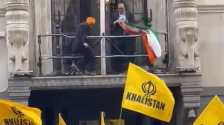 Big news, Khalistan supporters insulted the tricolor in London, Indian High Commission gave a befitting reply, police action in India against Khalistani Amritpal Singh, banned terrorist organization, Sikh for Justice, Referendum 2020, Khabargali