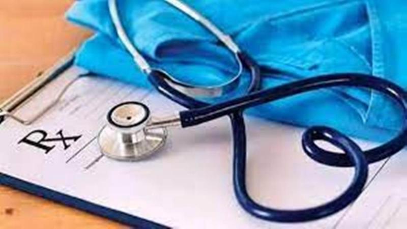 17 doctors were absent in the district hospital, notice was given to all, Barrister Thakur Chedilal Government Hospital, Janjgir, Chhattisgarh, Khabargali
