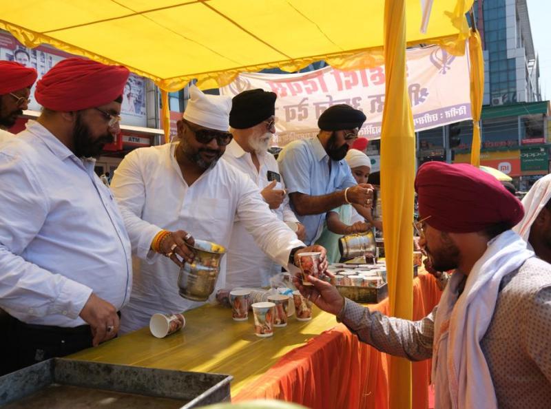 Chhattisgarh Sikh Council, Martyr's Sartaj and Shantipunj Guru Arjun Dev Ji, Martyrdom Day, Meetha Chabeel distribution, Sushil Sunny Agarwal, Chhattisgarh Building and other construction workers welfare board, Satnam Singh Panag, Parminder Singh Bhatia, Harmeet Singh Hora, Harminder Singh Gurudutt , Raipur, Chhattisgarh, Khabargali