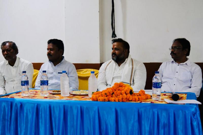 Tikrapara of Raipur South Assembly Constituency, Ghasi-Ghasiya Samaj Raipur Unit, social meeting, Chief Guest, Sushil Sunny Agarwal, President, Ch.  Building and Other Construction Workers Welfare Board, Pankaj Soni, Vinod Nayak, Shri Narayan Banchor, Govind Bharti, Naveen Kumar, Santosh Soni, Chhattisgarh, Khabargali