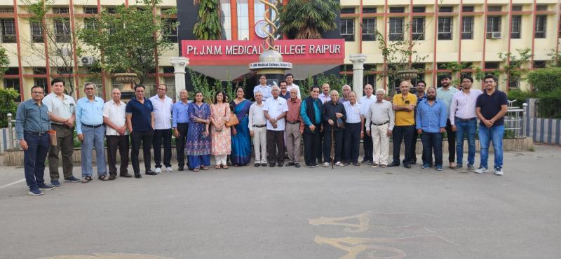 Diamond Jubilee Celebrations of Pandit Jawaharlal Nehru Medical College Dr. Rakesh Gupta, Dean Dr. Trupti Nagaria, Dr. Vishnu Dutt along with Co-Chairman of the Organizing Committee Dr. Lalit Shah and Dr. Mahesh Sinha Dr. Manik Chatterjee Dr. Rajesh Sharma Dr. Kamlesh Agarwal Dr. SBS Netam  Dr. Anil Jain, Raipur, Chhattisgarh, Khabargali