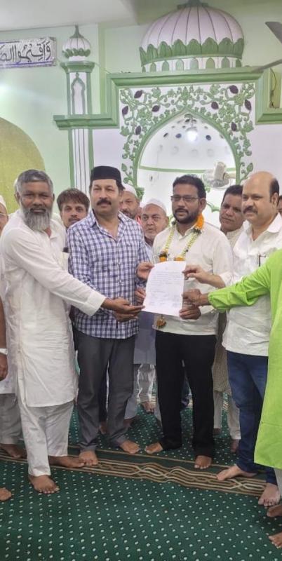 Hyderi Masjid's Mutavalli Haider Ali, Haider Masjid Trust Shia Ashna Asari Momin Jamaat, Faizal Rizvi, Waqf Board Member Reyaz Hussain Gudhiyadi, Court Waqf Tribunal Member Hamid Hussain, Seerat Committee President Haji Anwar Rizvi, Advocate Sameer Javed, Senior Journalist Tahir  Hydari, Raipur, Chhattisgarh, Khabargali