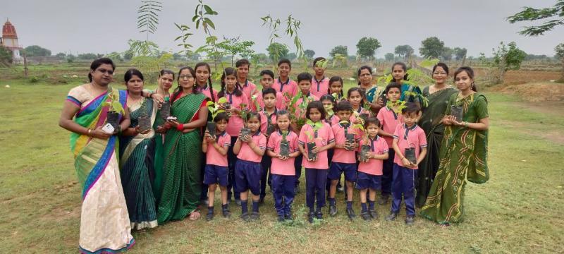 Unique rule to make children aware of the environment in Universal Public School, Saragaon, Extra Marks, Principal RM Bhagat, Chhattisgarh, Khabargali