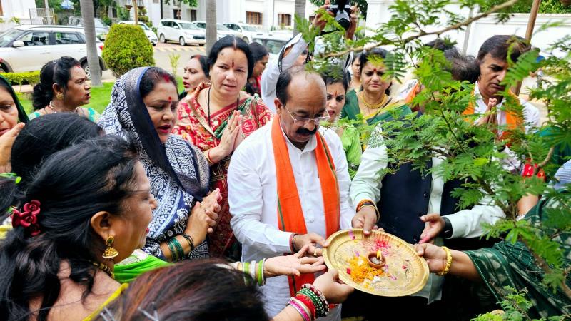 BJP Mahila Morcha celebrated Hareli Festival, BJP State President Arun Saw, Shalini Rajput, Chhattisgarh,khabargali