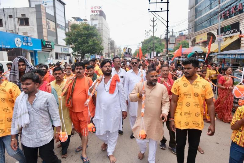 Huge Kavad Yatra and procession of Lord Shiva from Priyadarshini Nagar to Mahadevghat in the holy month of Sawan, Sushil Sunny Agarwal, Councilor Mr. Akashdeep Sharma, Raipur, Chhattisgarh, Khabargali