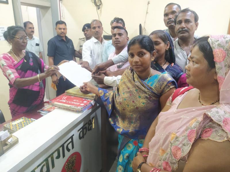 Businessmen will get plots in the commercial hub of Nava Raipur for Rs 540 per square feet, Chief Minister Bhupesh Baghel (2173), Foundation stone of commercial hub, Aerocity, Martyr Memorial laid in Nava Raipur, Chhattisgarh, Khabargali