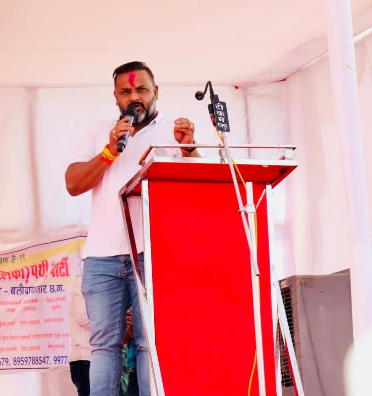 Sushil Sunny Agarwal reached various places on Lord Vishwakarma Jayanti, President of Chhattisgarh Building and Other Construction Workers Welfare Board, Dr. Laundry Department of Bhimrao Ambedkar Memorial Hospital and District Civil Contractor Welfare Association, Raipur, Chhattisgarh, Khabargali.