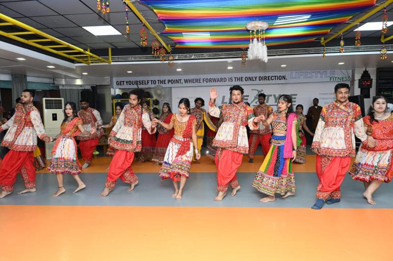 Navratri, Life Style Fitness, Shyam Plaza, Naveen Talwar, Hussain Firishta, Training of traditional Garba Raas, Garba Expert of the city, Siddharth Chauhan, Raipur, Chhattisgarh, Khabargali