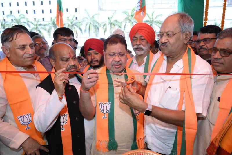 BJP candidate of Raipur North Assembly constituency Purandar Mishra, inauguration of the main election office, MP Sunil Soni, former minister Brijmohan Aggarwal, former minister Chandrashekhar Sahu, BJP election in-charge of North Assembly constituency Dharmendra Singh Tomar, BJP district president Jayanti Patel, senior BJP leader Sachidanand.  Upasane, Rajeev Aggarwal, Ashok Bajaj, Gaurishankar Sriwas, Councilor Dr. Pramod Sahu, Councilor Ram Prajapati, Councilor Vishwadini Pandey, Assembly Elections, Chha