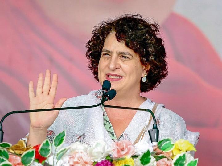 National General Secretary of Congress Priyanka Gandhi, an election rally in Jalbandha village of Khairagarh assembly constituency, now Rs 500 subsidy on gas cylinder, promise of two hundred units of free electricity, Congress, Assembly Elections, Chhattisgarh, Khabargali