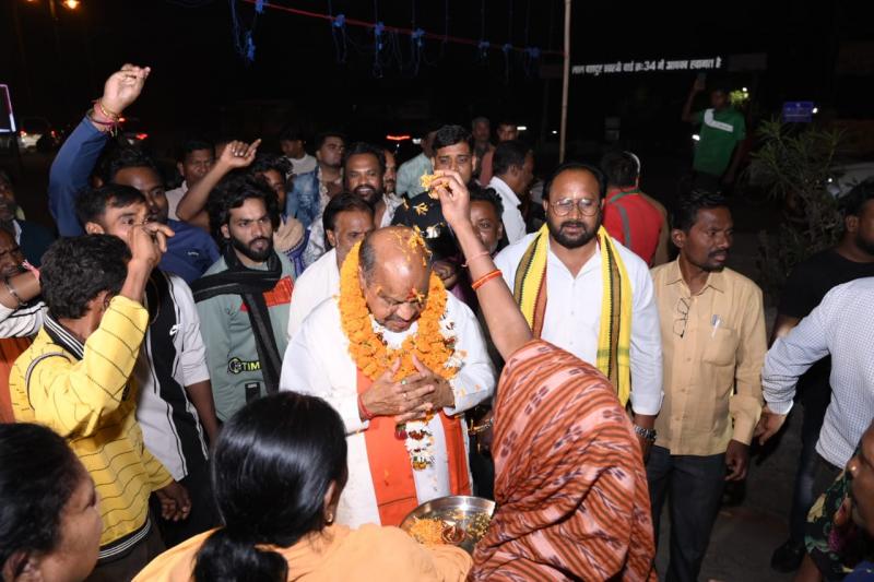 BJP candidate from Raipur North Assembly constituency Purandar Mishra, tour and public relations program, tour and public relations campaign in Shankar Nagar area, Chhattisgarh Assembly Elections 2023, Khabargali