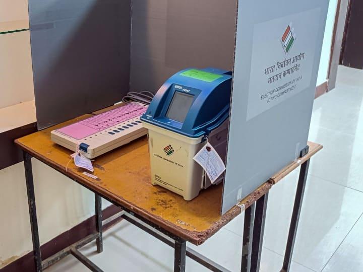 In Chhattisgarh, 70.87 percent voting took place in the first phase in Mohla-Manpur, Antagarh, Bhanupratappur, Kanker, Keshkal, Kondagaon, Narayanpur, Dantewada, Bijapur, Konta, Pandariya, Kawardha, Khairagarh, Dongargarh, Rajnandgaon, Dongargaon, Khujji, Bastar, Jagdalpur and Chitrakote Assembly, Khabargali