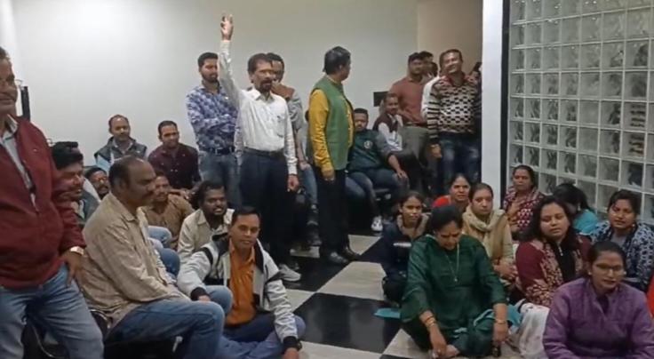 Demand for removal of contract secretary DD Singh, officers and employees of the ministry got angry, demonstrated fiercely, DPC, Chhattisgarh, Khabargali